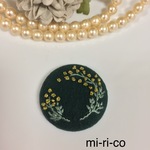 金色のミモザの花刺繍 ブローチ／ヘアゴム