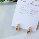 w slur＊チタンポスト ゴールド ひねり三連フープ ピアス/イヤリング