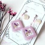 小花スクエアピアス/イヤリング(パープル)