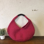 ワンショルダーの麻ひもバッグ