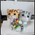 ＊花束を抱えた2匹のねこちゃん＊