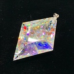 虹の結晶 ムーンボウ 菱形 ペンダントMB-136