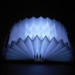 畳める明かり「Shell-Light」ロット01-英字フォトホワイト