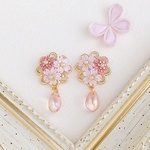桜の花かごピアス ＊つまみ細工＊