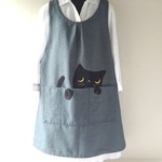 【受注制作】猫のエプロン（ワンピース）（デニムライラックツイル）