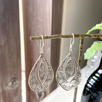 ☆ゆらゆらバリシルバーピアス Anting wayang (DIA011)