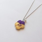 ビオラの刺繍ネックレス（黄×紫）