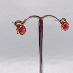 ピンクトルマリン 4mm 天然石とワイヤーの小さなスタッドピアス