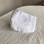 コットン花刺繍生地のラインストーンとパールの立体マスク(涼感ガーゼ仕様)