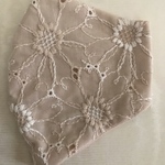 接触冷感　夏マスク　マーガレット　コットンレース　ローン刺繍　ベージュ