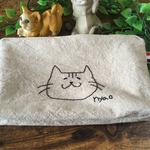 SALE 猫の刺繍　ポーチ①