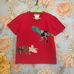 カラフルな2匹の恐竜Tシャツ