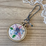 手刺繍　バッグチャーム　紫陽花