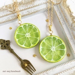ライムネックレス(Lime pendant/ハンドメイドスイーツデコ/フルーツ/果物/フェイクスイーツ/フェイクフード/食品サンプル/レジン)