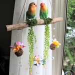 南国の鳥と花のサンキャッチャー