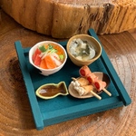 ちょっとご飯♫ミニ海鮮丼セット