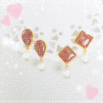 チェックのピアス①