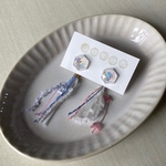 キラキラの宝石ピアス