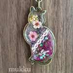 《最終値下げ》お花を咲かせた猫♡レジン キーホルダー