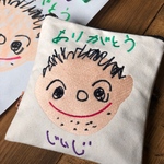 敬老の日の贈り物❤︎【オーダーメイド】似顔絵カラフル刺繍ポーチ