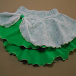 セール　フィギュアスケート用　スカート ♪　１３０センチ　白レース×グリーン