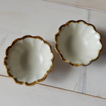 Ｂ級品　２個セット　輪花小鉢(白マット)　　　数量期間限定販売　