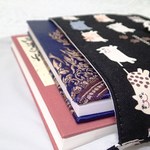 御朱印帳入れ（黒）2冊用ｂ / 行列猫ちゃん  