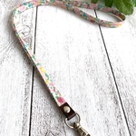 ネックストラップ🎀LIBERTY🎀IDカードホルダー　カードケース　パスケース　IDカード