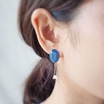 「 夜がとおりすぎる 」細長まるとゆらゆら水晶 ピアス/イヤリング