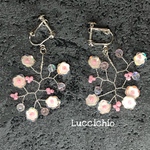 ピンクの小花のイヤリング
