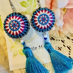送料無料❣️モン族モチーフピアス　青