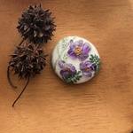 刺繍》amethyst  flower  （大）ブローチ／ヘアゴム 