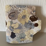 マスク仮置きケース　「ベージュ総花柄」　ランチタイム　給食　予備マスク