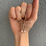 天然パールとくねくねシルバーピアス