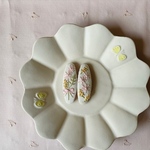 ❁ 再販③ ❁ デイジーとミモザの刺繍パッチンピン