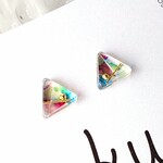 彩遊輝-ｻｲﾕｳｷ-#004 カラフルモザイク トライアングルピアス・ノンホールピアス／レジン