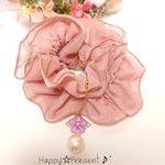 大人女子のダスティーflowerパール付きふんわりシュシュ❤️✨pink 送料無料 限定 大人可愛い プレゼント ラッピング 夏 秋