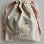 【受注生産】白猫刺繍巾着  生成り