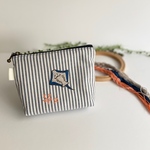 エイの刺繍ポーチ