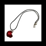 再販【poison_apple ネックレス。】毒 林檎 リンゴ ホラー  病みかわいい パンク ロック ゴシック 闇 ラインストーン 革紐 レザー 赤 フルーツ