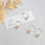 小ぶり☆お花フープピアス／イヤリング☆ホワイト
