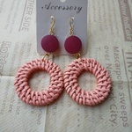 秋色のラタンのイヤリングorピアス