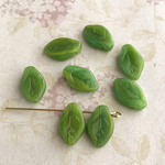 SALE!!【7x12㍉ 12個】marble green leaf ＊葉＊ リーフ＊チェコビーズ＊緑＊グリーン＊マーブル＊グラデーション