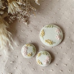 リースの刺繍ヘアゴム