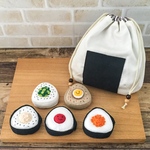 受注製作 : 具が外せる♪ おにぎり ☆ フェルト ままごと