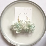 かすみ草ピアス　おひるね