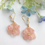 パステルピンクの可愛いお花のピアス／イヤリング