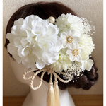 成人式髪飾り 結婚式髪飾り 卒業式髪飾り つまみ細工 白 前撮り 振袖❁.*･ﾟ