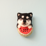 すいかおいしい柴犬ブローチ（黒柴）