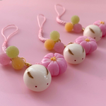 フェイク和菓子　うさぎと桜のストラップ